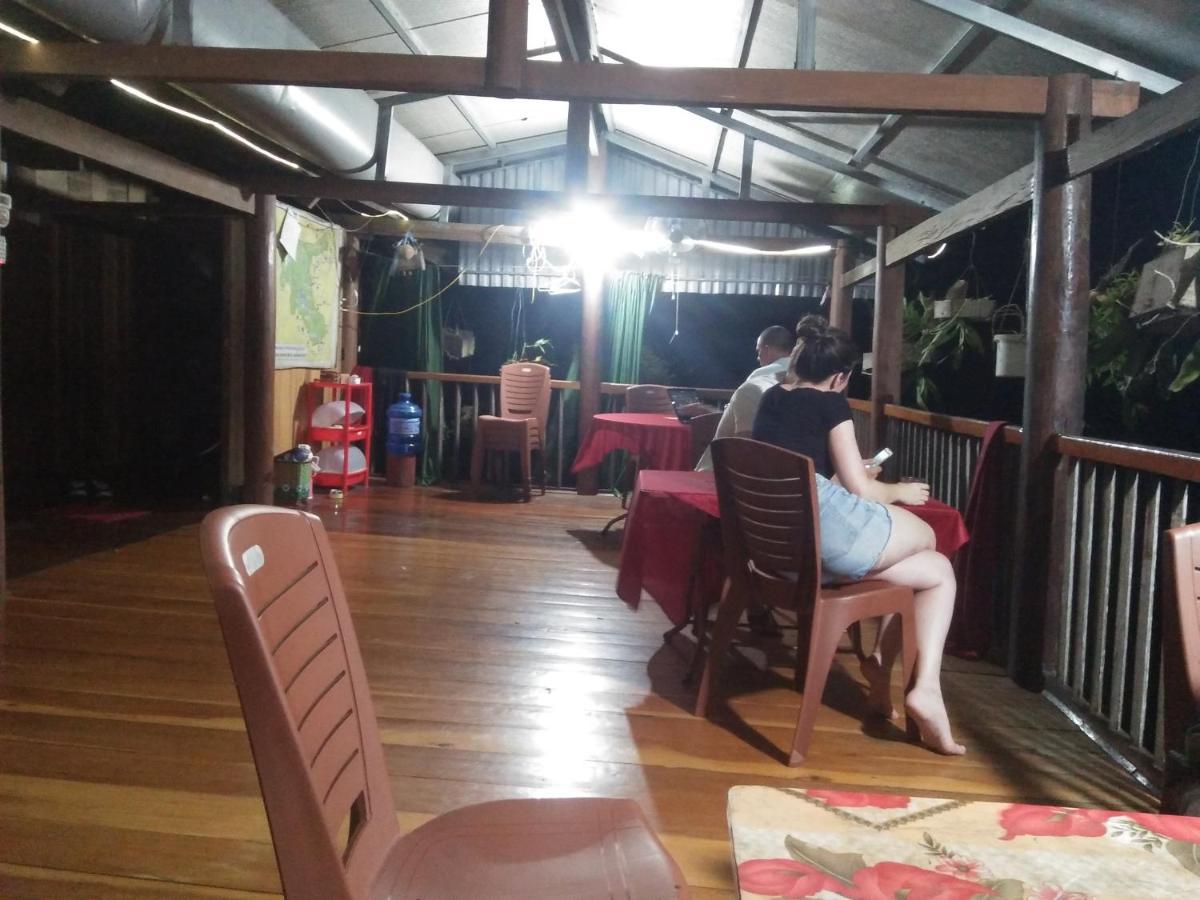 Tran Xuan Homestay Ba Be Village 外观 照片